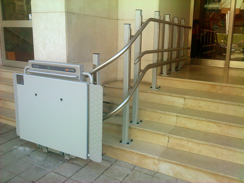 incline-stair-lift-outside-a-building